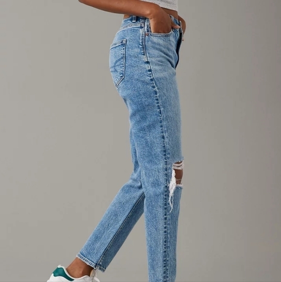 American Eagle Mom Jean Women's Size 4 Tall Destroyed Light Wash Denim Straight - Picture 4 of 12